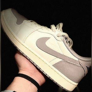 Air Jordan 1 Retro Low OG ‘Atmosphere Grey’